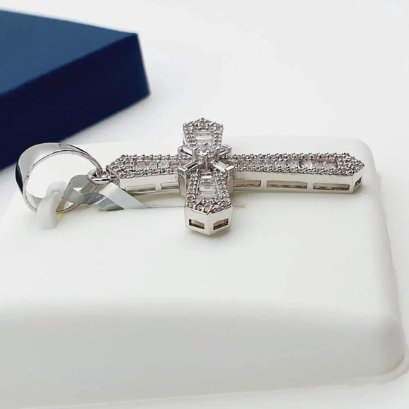 "925 Sterling Silver Plated CZ Pendant, INUS1BR195 - Picture 4 of 9